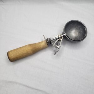 Vintage Peerless Ice Cream Scoop Wooden Handle MCM USA